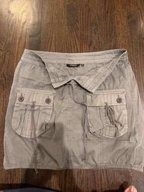 Threads Like New Olive Green Cargo Pocket Mini Skirt